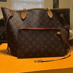 Red interior Louis vitton Neverfull MM with original box and dust cover.